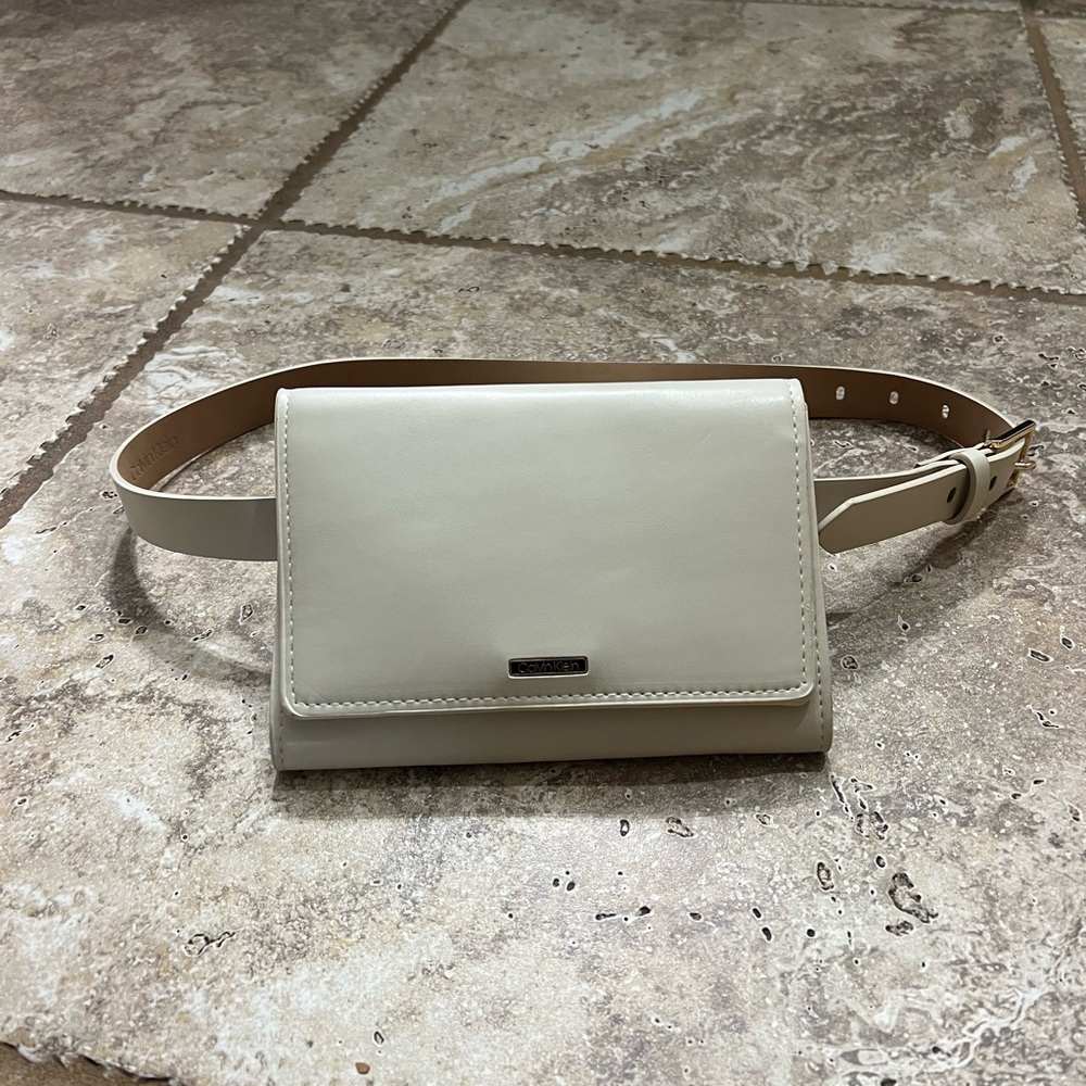 NWOT Calvin Klein Adjustable Belt Bag